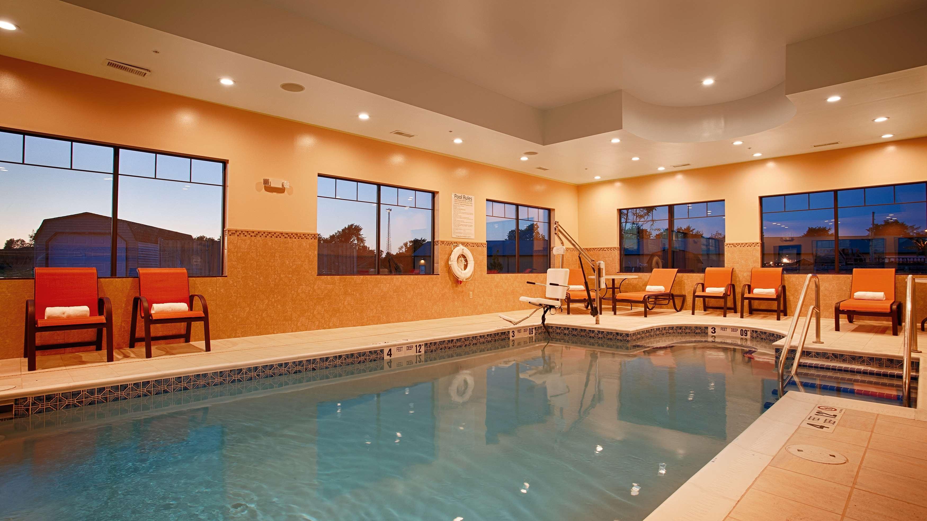 Best Western Plus Finger Lakes Inn & Suites Cortland Buitenkant foto