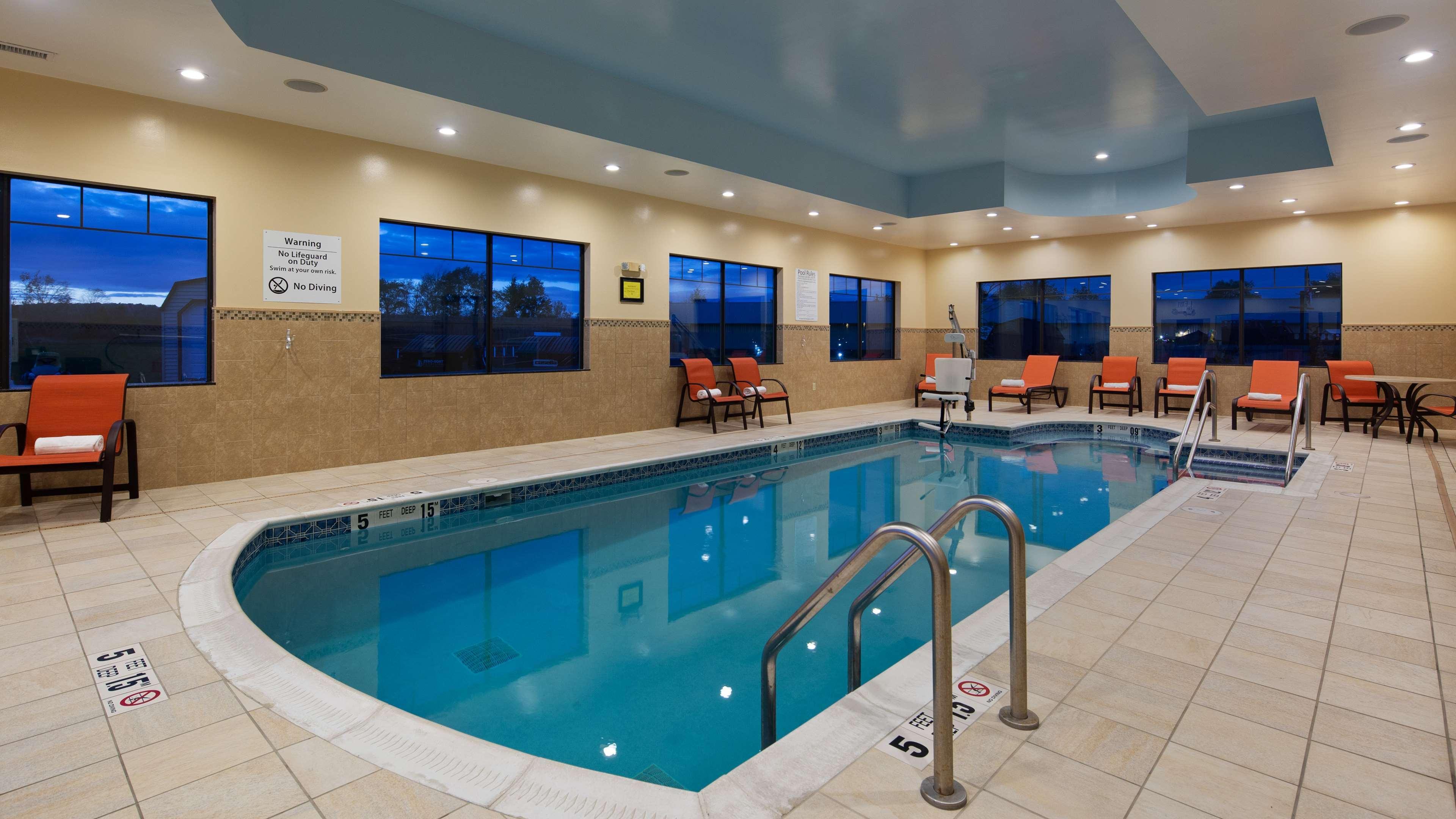 Best Western Plus Finger Lakes Inn & Suites Cortland Buitenkant foto