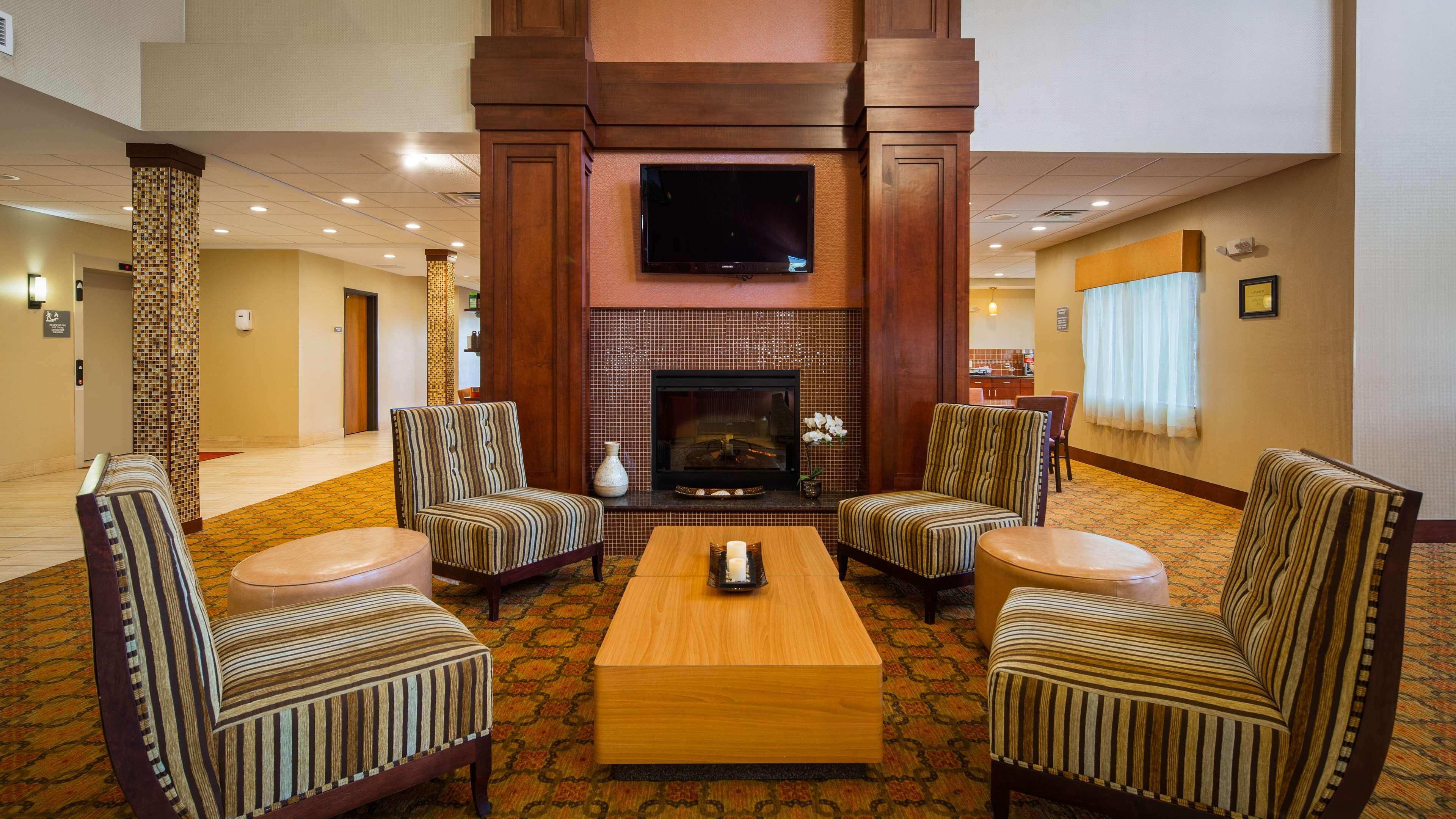 Best Western Plus Finger Lakes Inn & Suites Cortland Buitenkant foto