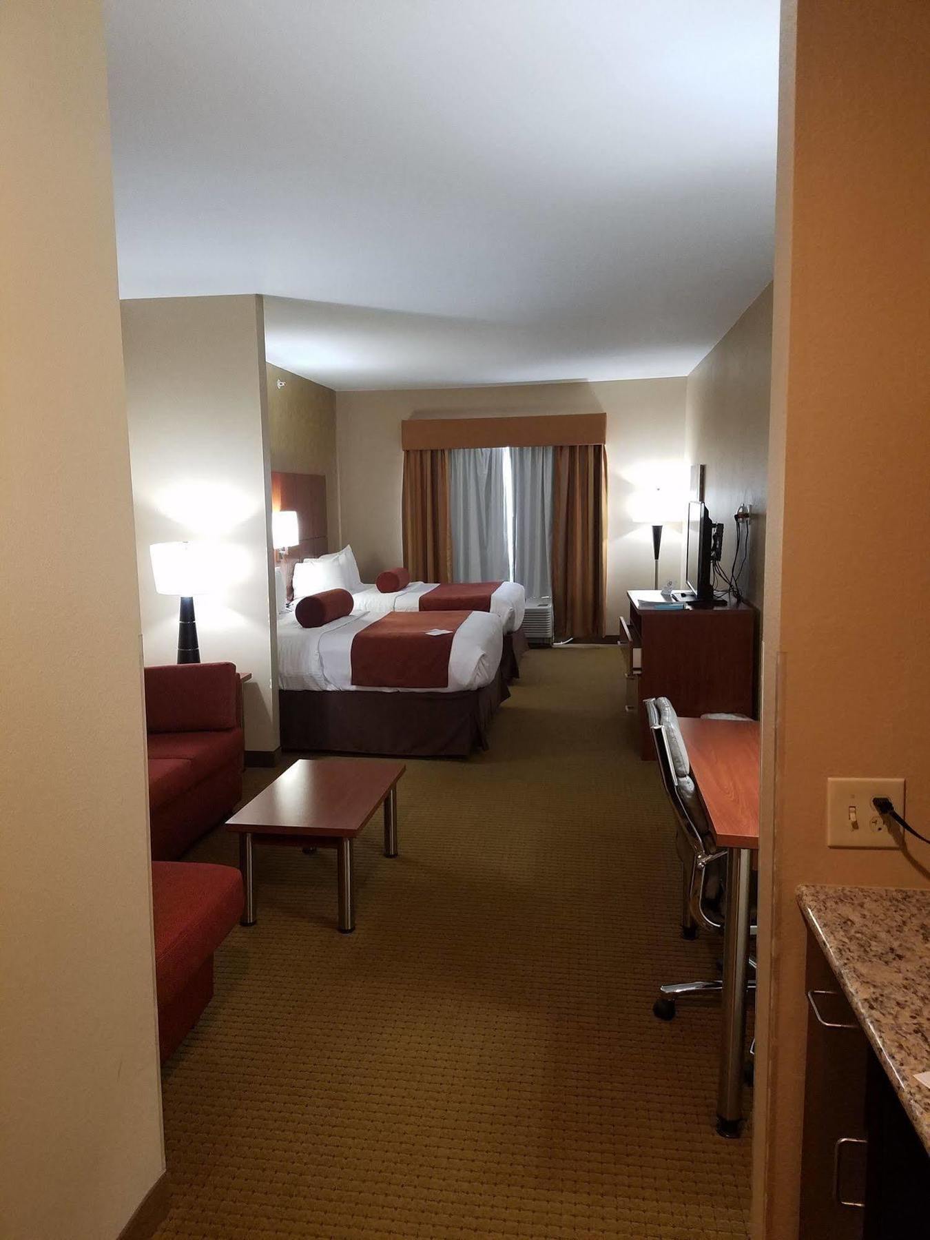 Best Western Plus Finger Lakes Inn & Suites Cortland Buitenkant foto